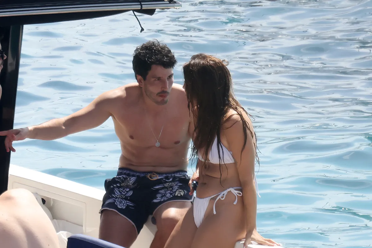 El encuentro de Lola Índigo y Sebastián Yatra en Ibiza del que todo el  mundo habla | Famosos