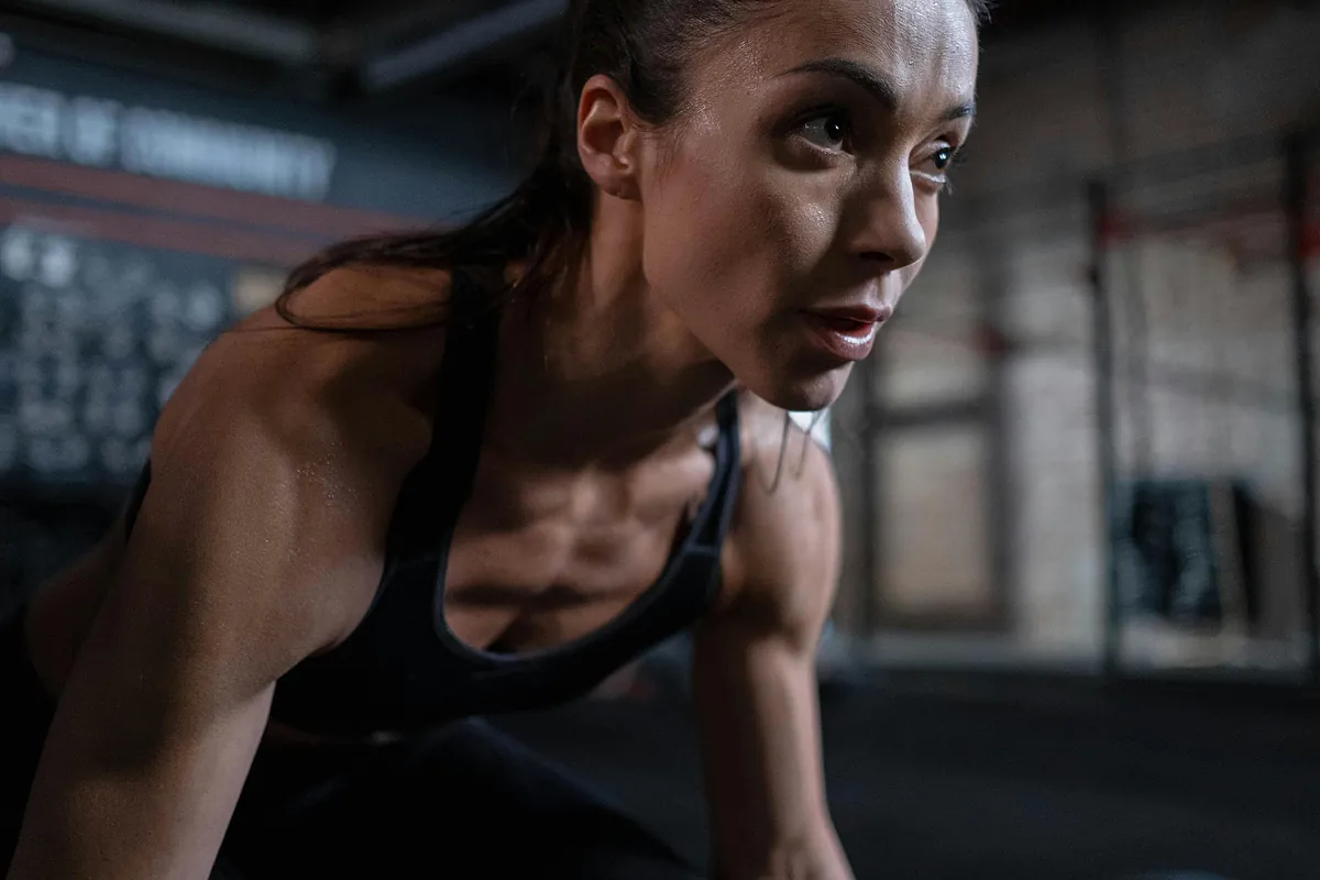 El sencillo ejercicio con el que potenciar tu fuerza y mejorar tu flexibilidad a partir de los 50
