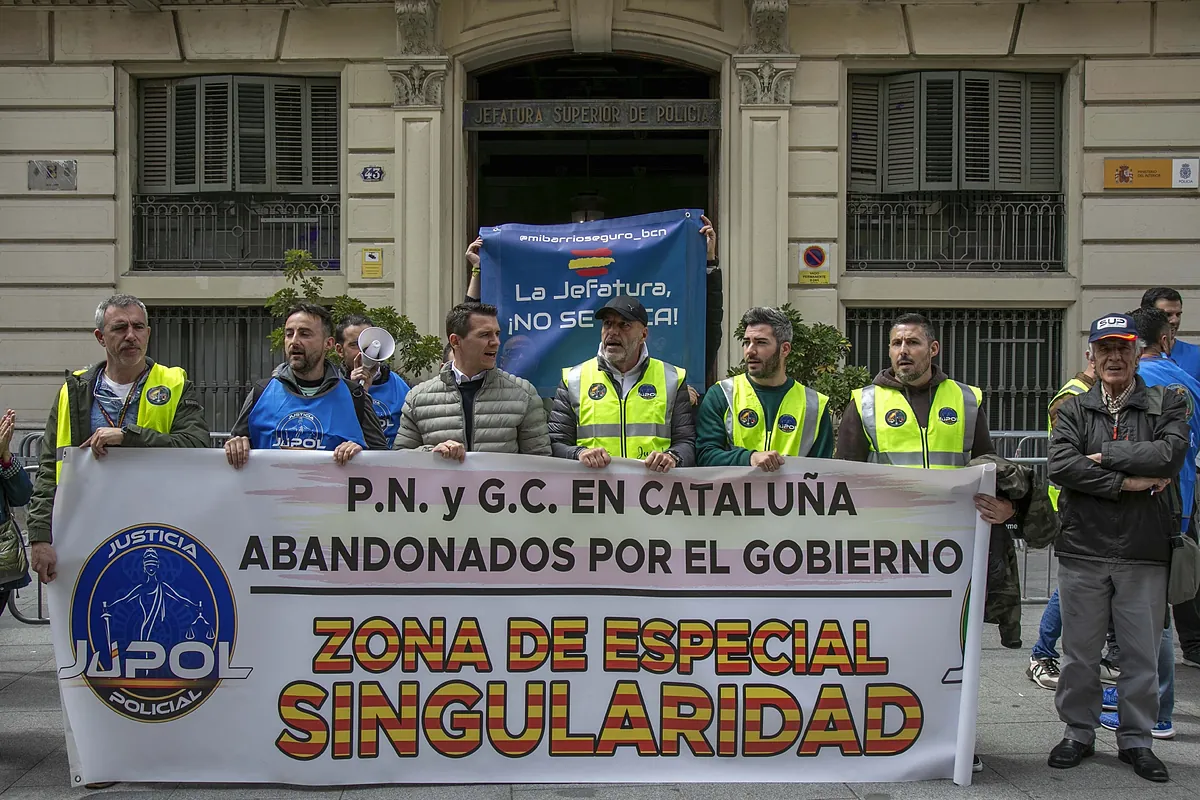 El Gobierno usa informes para cerrar la Jefatura de la Policía Nacional en Barcelona que la comparan con la Gestapo y las torturas argentinas