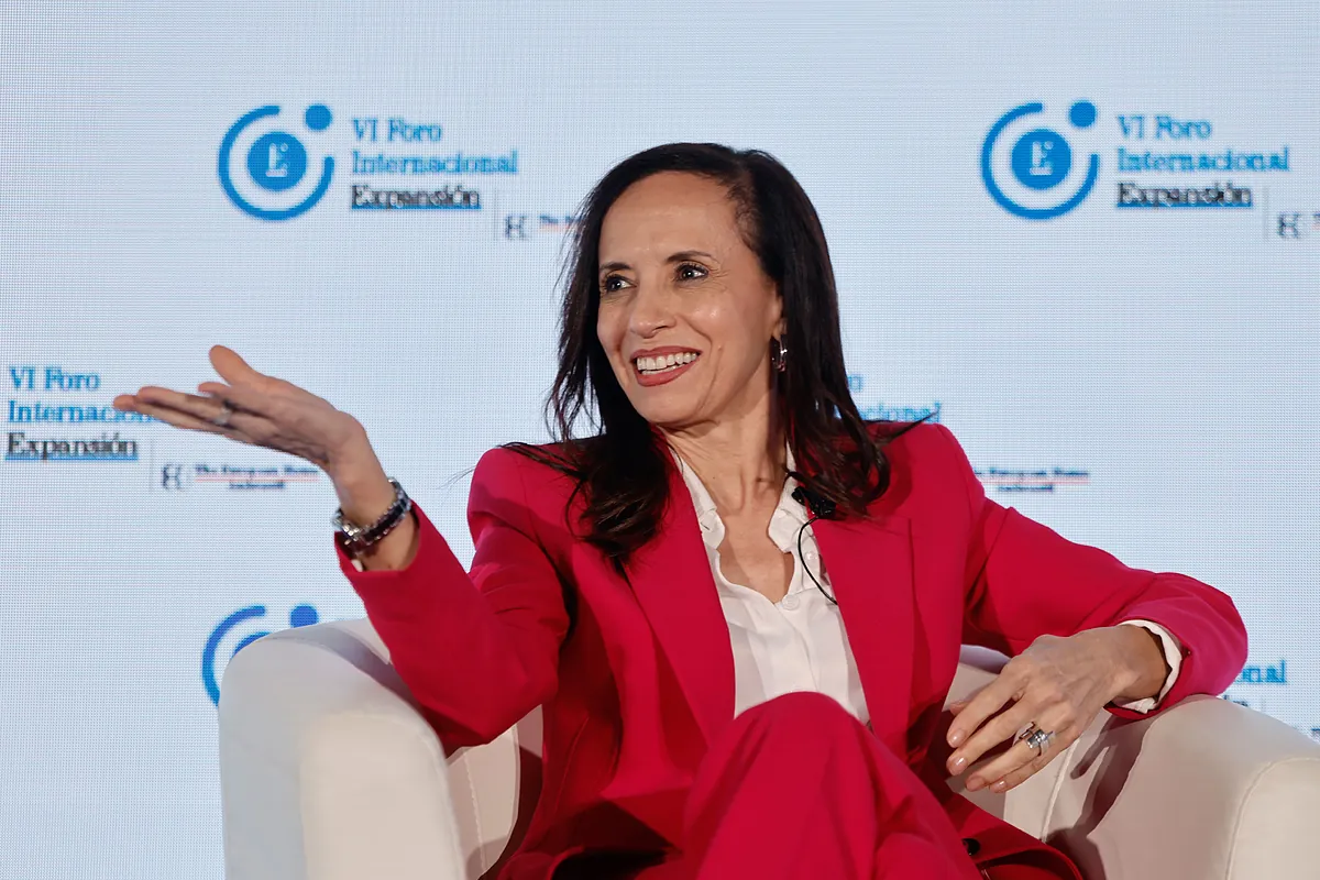 Beatriz Corredor indigna a las eléctricas al señalarlas en el apagón y exculpar a Redeia