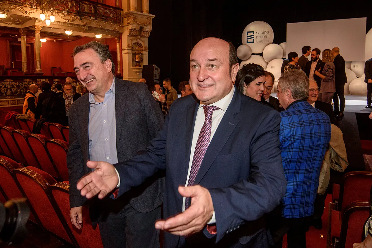 Andoni Ortuzar se incorpora como  asesor externo  de PwC, la consultora que dirige un hijo de Juan Mari Atutxa en el País Vasco