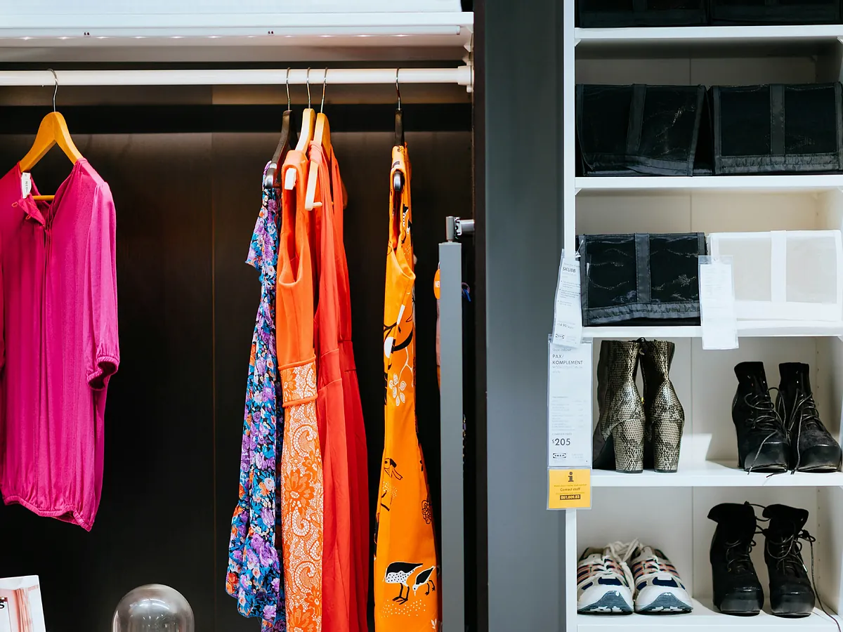 Cpsula Closet: Kusursuz bir gardırop korumak ve her zaman son giyinmek için ne var ve anahtarlar