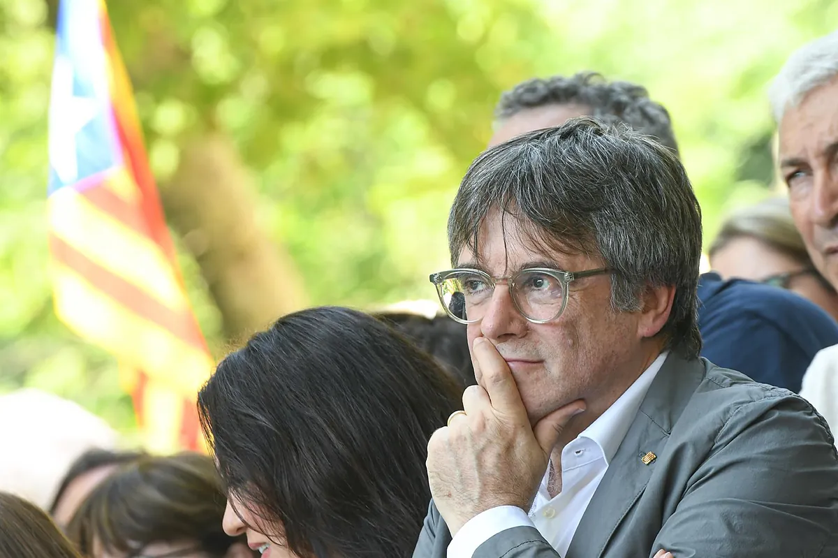 Carles Puigdemont defiende el aval a la OPA del miembro de Junts en la CNMC:  Las pymes catalanas y baleares tendrán más protección que el resto de empresas españolas 