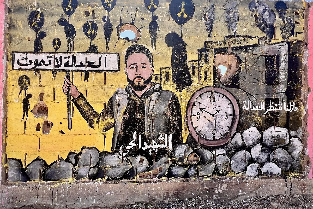 Los sirios recuerdan la peor masacre de la dictadura de Asad: "Me desperté rodeado de cadáveres"
