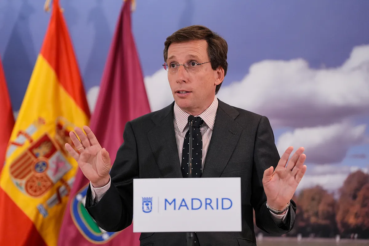 El apagón no afecta al termómetro de Cibeles, de los 'pagafantas' a la 'putineta' y el 'madridista Rodri': "El barro y la máquina del fango es su forma de hacer política"