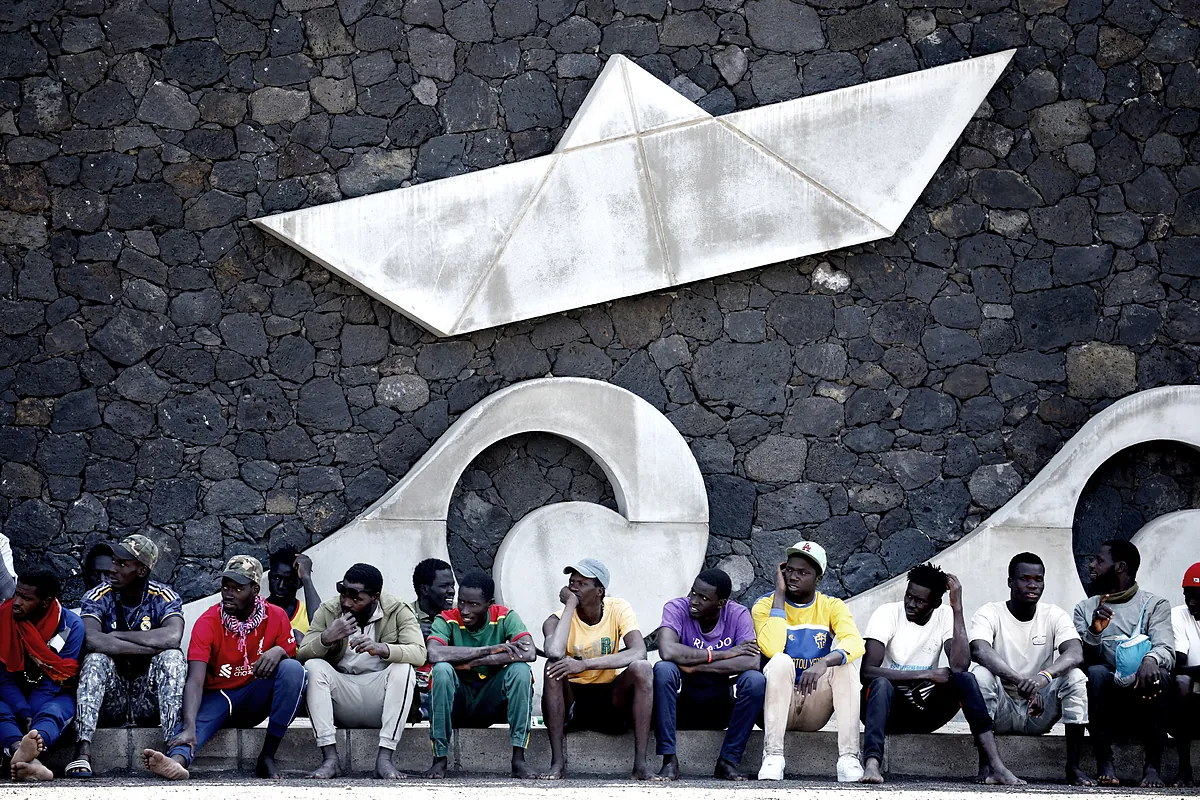 Hükümet, yüz binlerce göçmeni yasallaştırmak için Hızlandırıcı ile Kongre'den önce PP'den ödün veriyor.